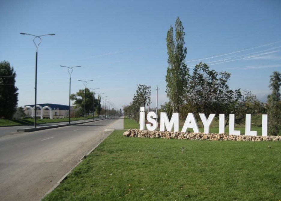 İsmayıllıda ac qalan ailə: Aclıqdan torpaq və qurumuş suvaq yeyirik – VİDEO