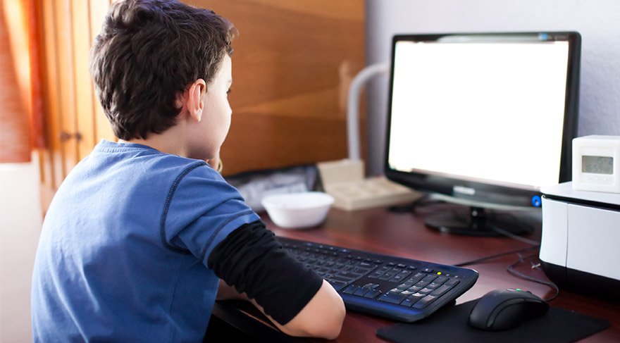 Beşinci siniflərin onlayn dərsində “prono” kadrlar nümayiş etdirilib