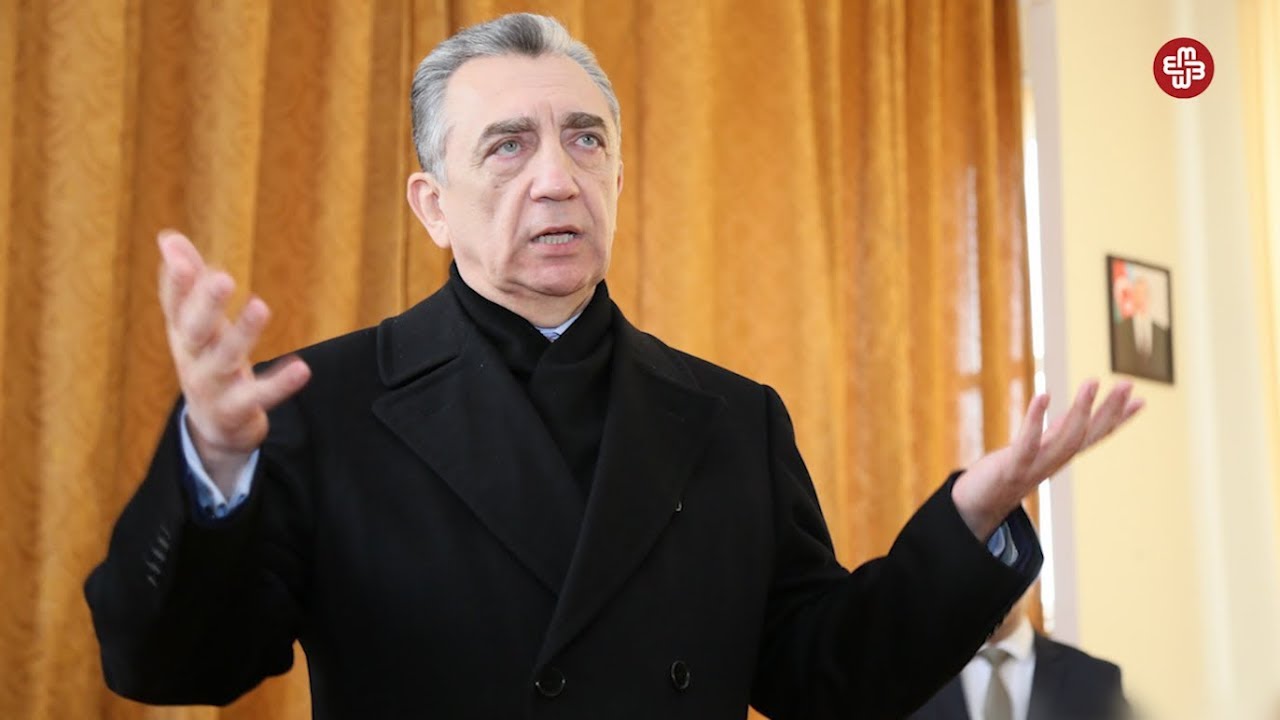 Bakı Şəhər İcra Hakimiyyətindən karantin dövründə ağılasıxmaz addım - BİNA SÖKÜLÜR, ONLARLA İNSAN ÇÖLƏ ATILIR (VİDEO)