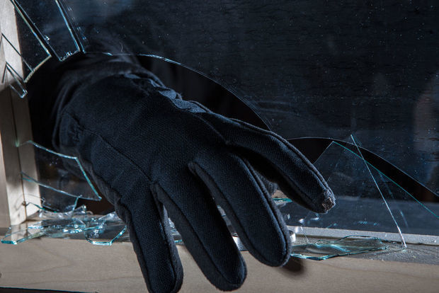 В Гяндже с жалобой в полицию пришел вор, которого ударили ножом