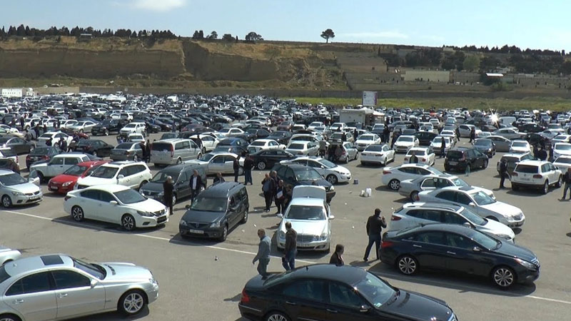 Koronavirus Bakının maşın bazarını çökdürdü