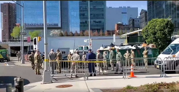 ABŞ-da koronavirusdan ölənləri TIR-larda saxlayırlar - VİDEO