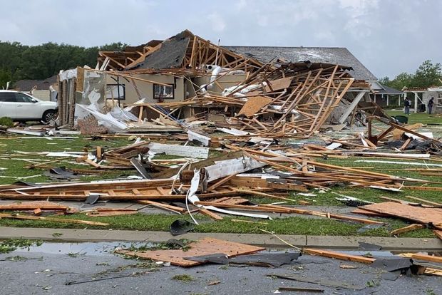 В США число жертв торнадо выросло до 33