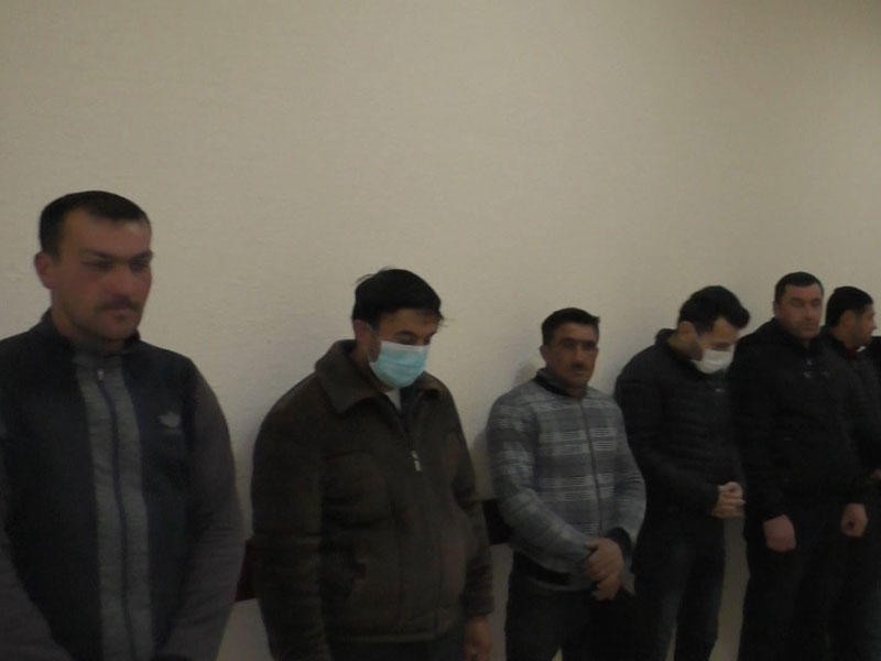 Yas mərasimi bəhanəsi ilə evdən çıxan daha 50 nəfər cəzalandırılıb - FOTO