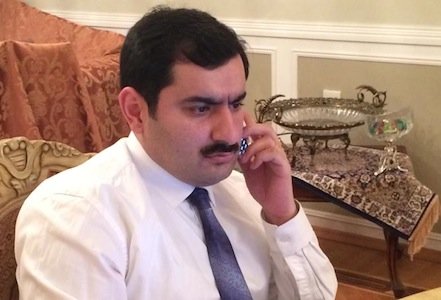 Karantin vaxtı gənc qızlarla kef çəkmək üçün özəl təyyarə ilə Fransaya uçan oliqarx kimdir?