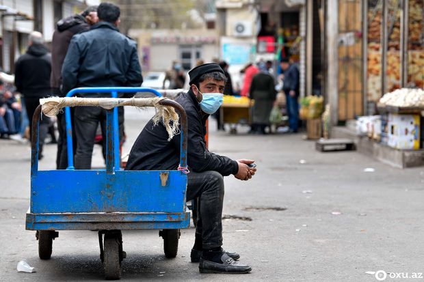 Səssiz Bakının sükutunu pozan bazar - FOTOREPORTAJ