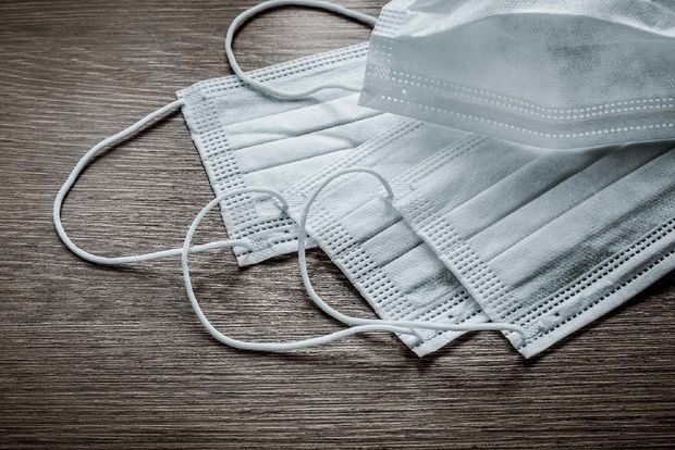 Milli Məclis sədri və vitse-spikerlər tibbi maska taxsınlar - Deputat məsələ qaldırdı