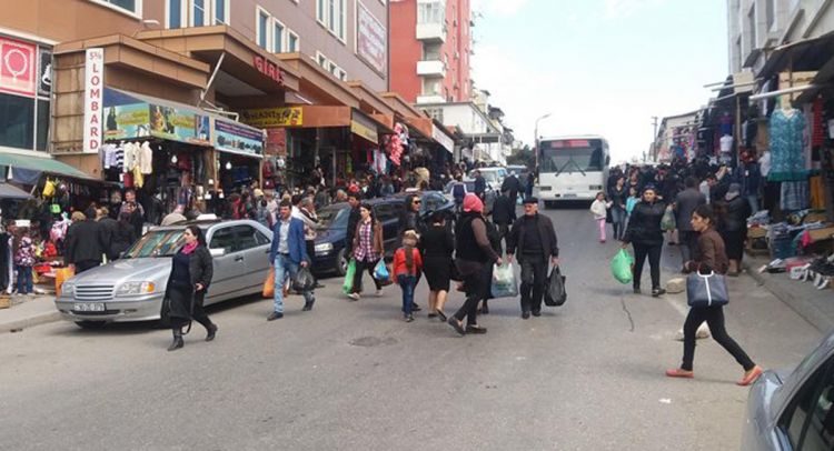 8-ci kilometr bazarında “koronovirus alveri” - NİZAMİ RAYONUNDA NƏ BAŞ VERİR? 