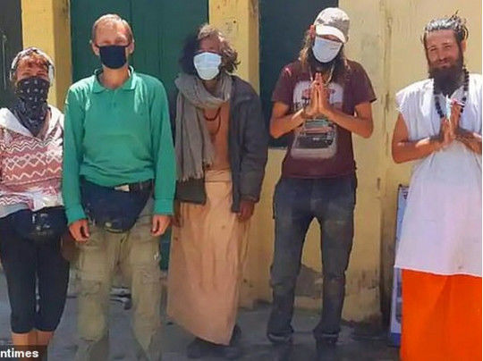 Туристы просидели месяц в пещере в Индии из-за карантина