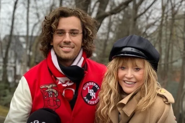 Makiyajsız və pijamada - Qalkin özündən 27 yaş böyük Puqaçovanın VİDEOSUNU PAYLAŞDI