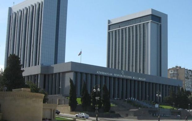 Помощник спикера Милли Меджлиса освобожден от занимаемой должности