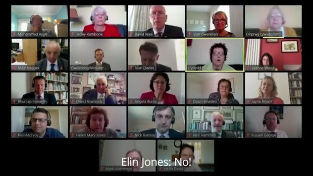 Nazir onlayn iclas zamanı qeyri-etik ifadələr işlətdi - VİDEO