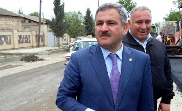 İcra başçısı idmançıyla karantin qaydalarını BELƏ POZDU — Kabinetində ÇƏKİLMİŞ FOTO