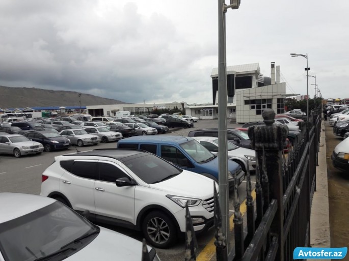 Yol polisi güzəşt edir, Gömrük Komitəsi zülm: Xarici nömrəli maşınlar - VİDEO