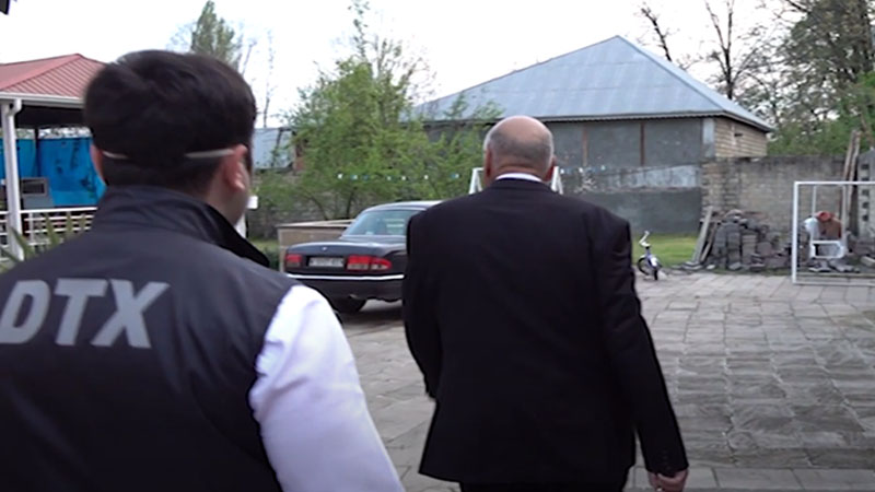 İsmayıllıda məmur belə saxlanıldı: Əməliyyatın videosu