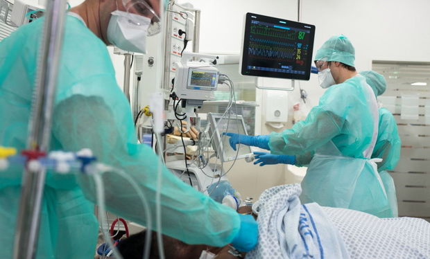 Koronavirusun ölümcül simptomuna qarşı dərman tapıldı