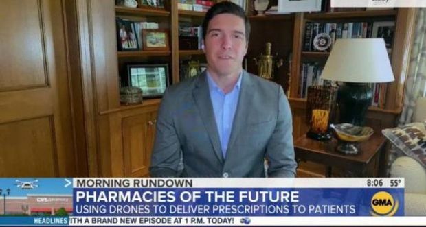 Журналист ABC News вышел в эфир без штанов. Он не думал, что все заметят - ФОТО