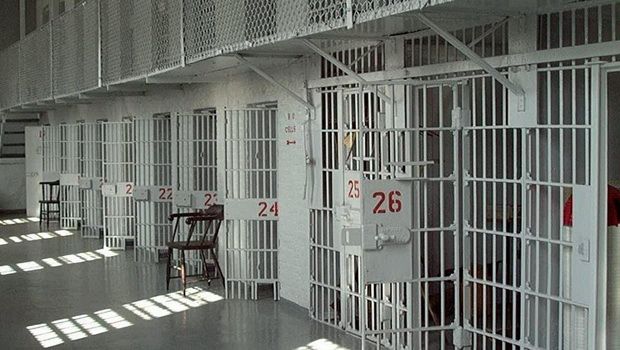 “Karantin rejimində yaşı 65-dən yuxarı olan 176 məhkum əfv edilib” – Ədliyyə Nazirliyinin rəsmisi