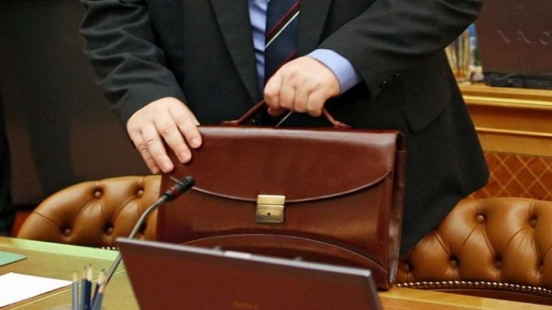 Milli Məclisin birləşdirilən 2 şöbəsinin yeni müdiri kimdir? (FOTO)