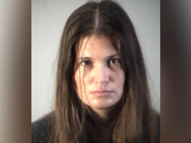 32 yaşlı qadın videozəng zamanı soyunduğuna görə həbs olundu - FOTO