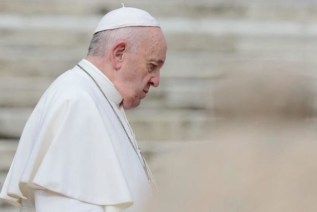 Papanın köməkçisi koronavirusa yoluxdu