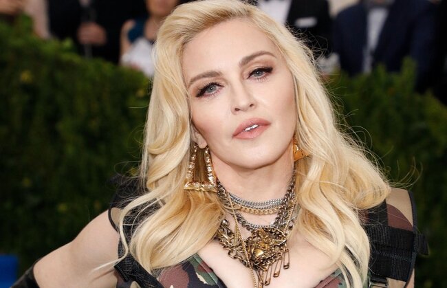 Madonna koronavirusa yoluxub