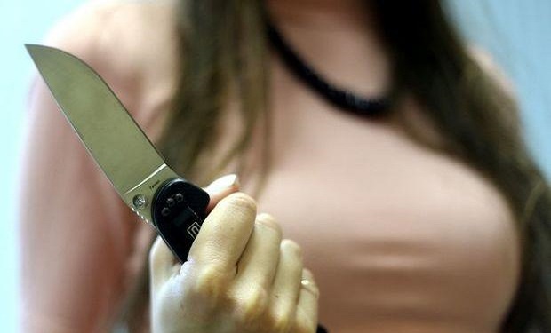 Bakıda qadın 29 yaşlı gənci bıçaqladı