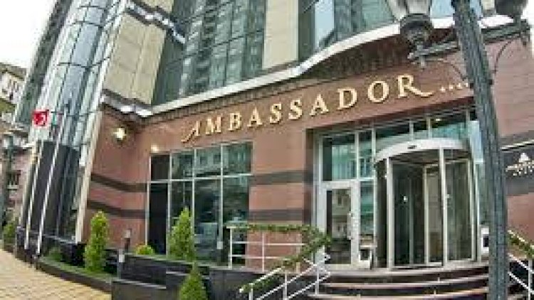 Məşhur oteldə azyaşlı qızı zorlayan rəis oğlundan yeni xəbər