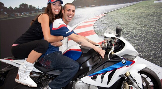 Məşhur idmançılar xanımlarının yarıçılpaq FOTOLARını paylaşdı