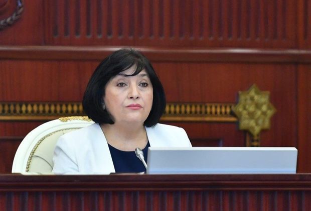 В Милли Меджлисе минутой молчания почтили память погибших в боях за Шушу