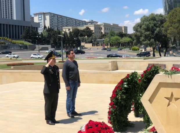 Nazir Hətəmov Həzi Aslanovun abidəsini ziyarət edib – FOTOLAR