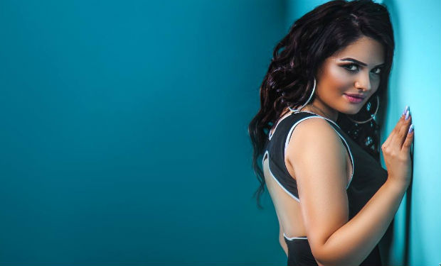 Mina AÇIQ – SAÇIQ FOTOLARI İLƏ HEYRAN ETDİ