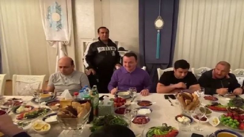 Manaf Ağayev məşhurlarla karantin rejimini pozdu (VİDEO)