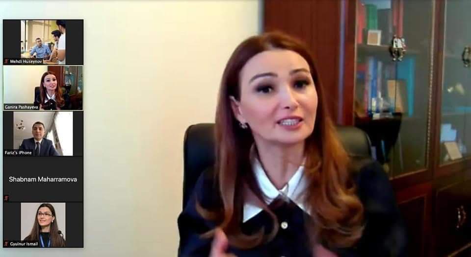 Qənirə Paşayeva ADA tələbələri ilə onlayn müzakirə keçirib