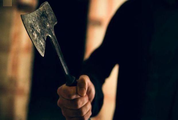 Azərbaycanda dəhşət: Ruhi xəstə atasını baltaladı - YENİLƏNİB