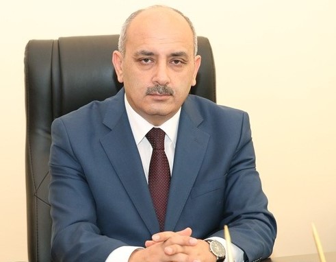 Hümbət Hüseynov: “Bu cür yanaşma bələdiyyələrin fəaliyyətinə zərbədir”