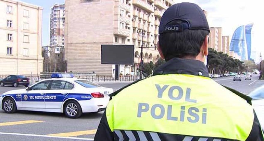 В Баку убрали большую часть полицейских постов