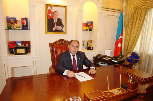 Bərdə icra başçısı vəzifəsindən azad edildi (FOTO)