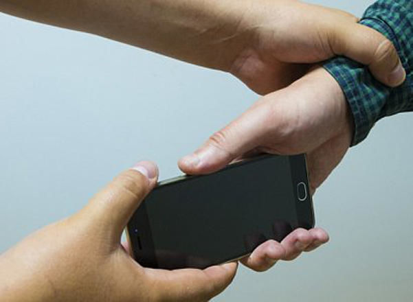 В Баку ограбили 12-летнего мальчика