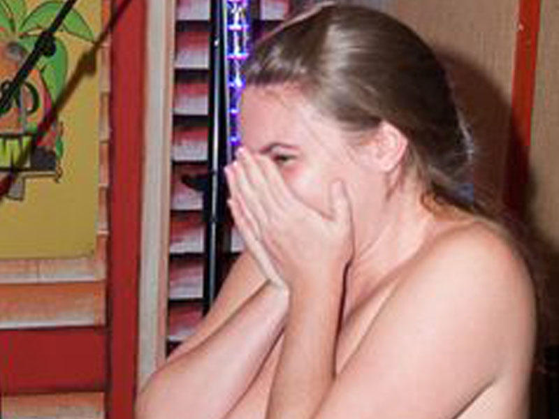 Cütlük lüt soyunub, özünə toy etdi - Qonaqlar da hamsı çılpaq gəldi - FOTO