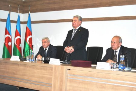 Biləsuvarda qaçıb gizlənən məmur kimdir? – İDDİA