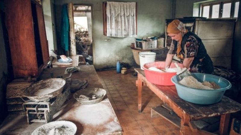 25 il evli qalan qadınlara pensiya veriləcək