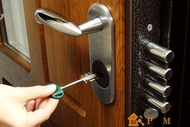 Bakıda mənzildən 15 min manat dəyərində qızıl əşyalar oğurlandı