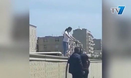 SON DƏQİQƏ: Bakıda qadın belə intihara cəhd etdi - ANBAAN VİDEO
