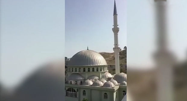 Məscidlərdə səsgücləndiricilərdən azan yerinə musiqi yayımlandı - VİDEO