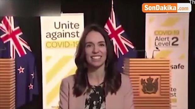 Baş nazir canlı yayımda çıxış edərkən zəlzələ baş verdi - VİDEO