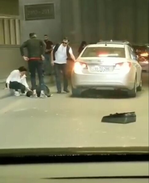 Bakıda gənc kuryerin öldüyü qəzadan görüntülər - FOTO