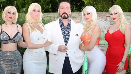 Adnan Oktara bu ölkədən hər ay 1 milyon dollar gəlirmiş