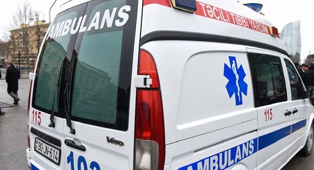 В Гаджигабуле автомобиль столкнулся с КамАЗом, есть пострадавшие