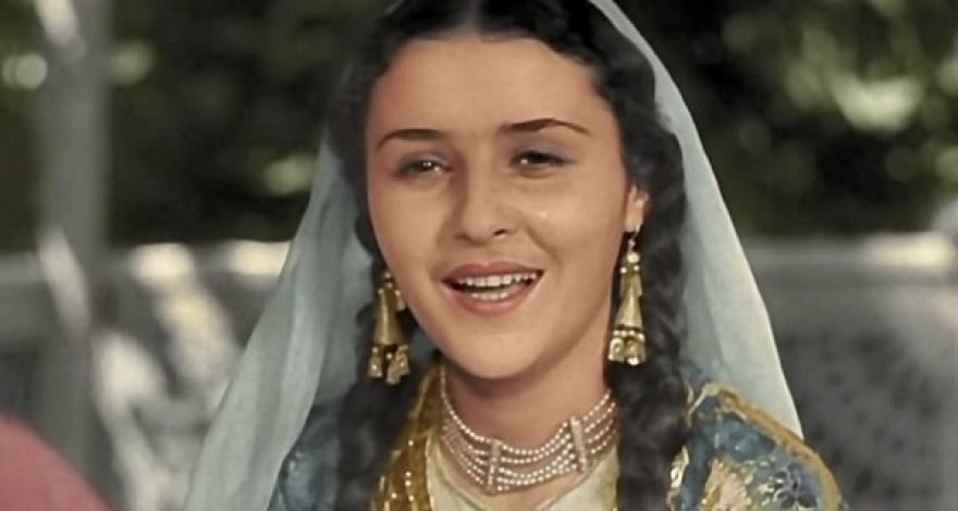 Выпущена почтовая марка по случаю 100-летнего юбилея Лейлы Бадирбейли – ФОТО